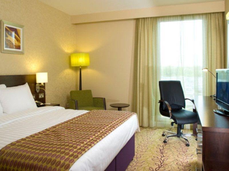 Courtyard By Marriott London Gatwick Airport Hotel Crawley  Quarto foto