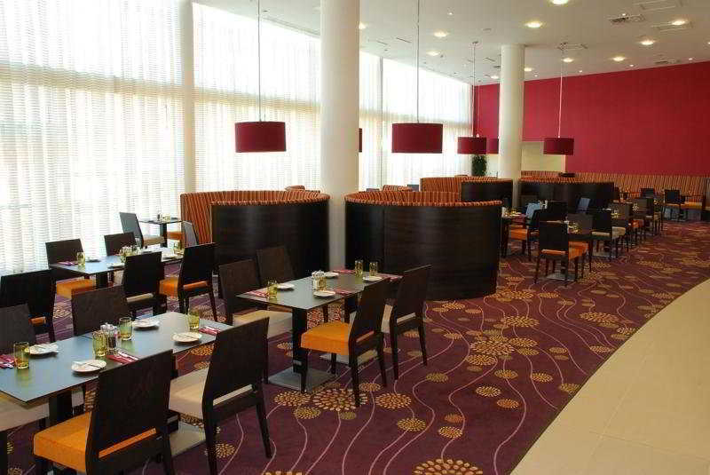 Courtyard By Marriott London Gatwick Airport Hotel Crawley  Restaurante foto